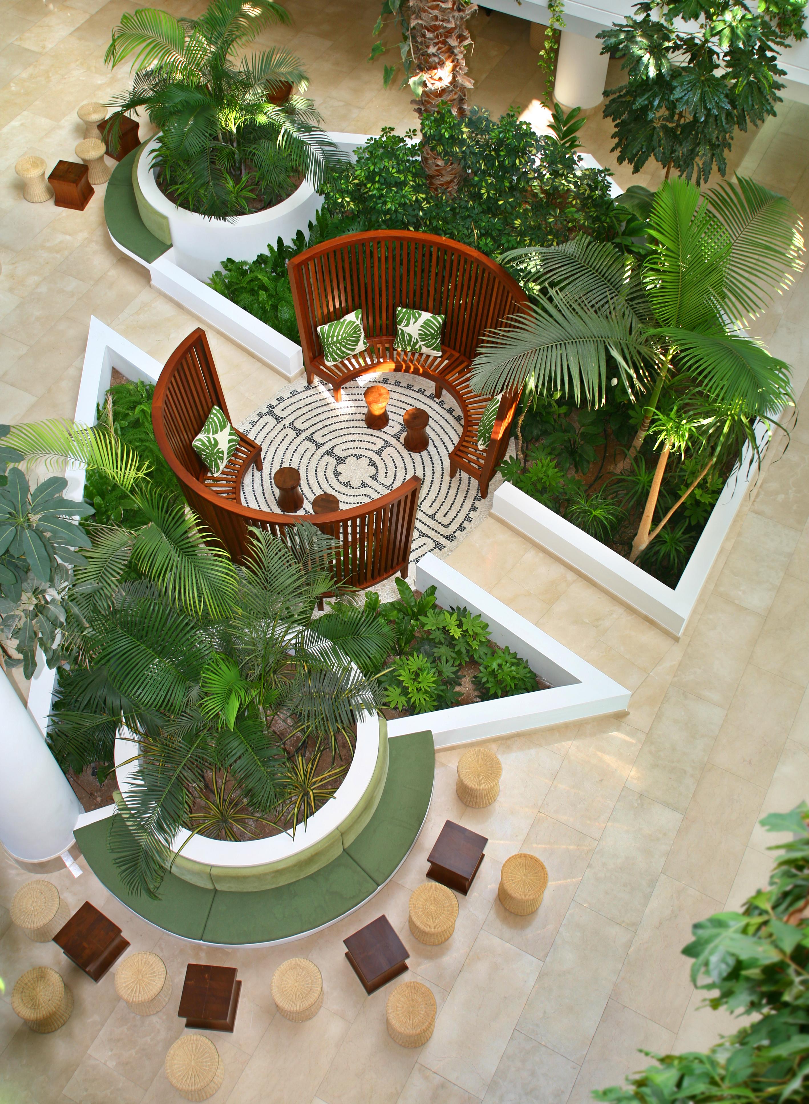 Azia & Otel