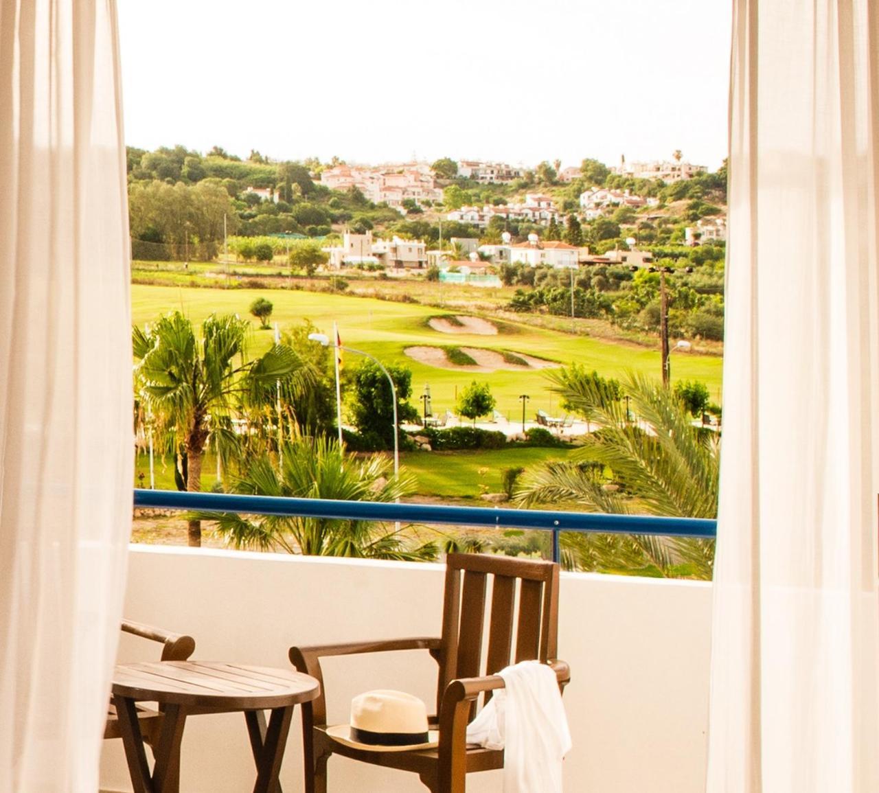 Azia & Otel